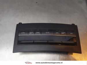 Begagnade Värmekontrollpanel Mercedes E (W212) E-220 CDI 16V BlueEfficiency,BlueTEC Pris € 75,00 Marginaltabell erbjuds av Autodemontage M.J. Rutte B.V.