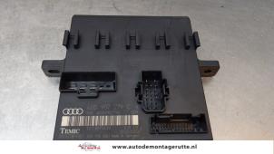 Begagnade Dator , karosskontroll (BCM) Audi A8 (D3) 4.2 V8 40V Quattro Pris € 100,00 Marginaltabell erbjuds av Autodemontage M.J. Rutte B.V.