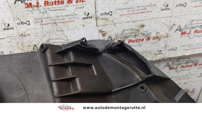 Koplamp links van een Citroën C3 Picasso (SH) 1.4 16V VTI 95 GPL 2013