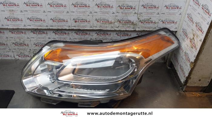 Koplamp links van een Citroën C3 Picasso (SH) 1.4 16V VTI 95 GPL 2013