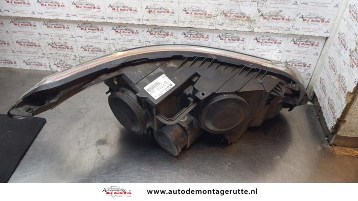 Koplamp links van een Citroën C3 Picasso (SH) 1.4 16V VTI 95 GPL 2013