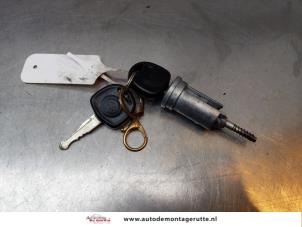 Używane Stacyjka + Kluczyk Suzuki Wagon-R+ (RB) 1.0 Cena na żądanie oferowane przez Autodemontage M.J. Rutte B.V.