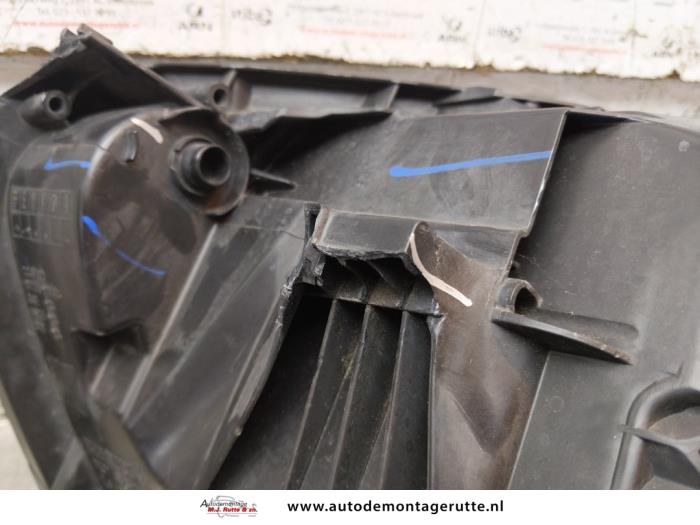 Koplamp rechts van een Renault Captur (2R) 1.2 TCE 16V EDC 2017