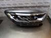 Koplamp rechts van een Renault Captur (2R) 1.2 TCE 16V EDC 2017