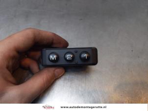 Gebruikte Schakelaar (diversen) Citroen C5 III Tourer (RW) 2.0 HDiF 16V Prijs € 30,00 Margeregeling aangeboden door Autodemontage M.J. Rutte B.V.