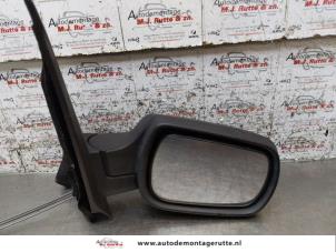 Begagnade Skärmspegel, höger Ford Fusion 1.4 16V Pris på förfrågan erbjuds av Autodemontage M.J. Rutte B.V.