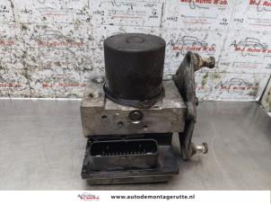 Begagnade ABS-pump Mercedes Vito (639.6) 2.2 110 CDI 16V Euro 5 Pris på förfrågan erbjuds av Autodemontage M.J. Rutte B.V.