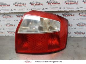 Begagnade Baklykta, höger Audi A4 (B6) 2.0 20V Pris på förfrågan erbjuds av Autodemontage M.J. Rutte B.V.