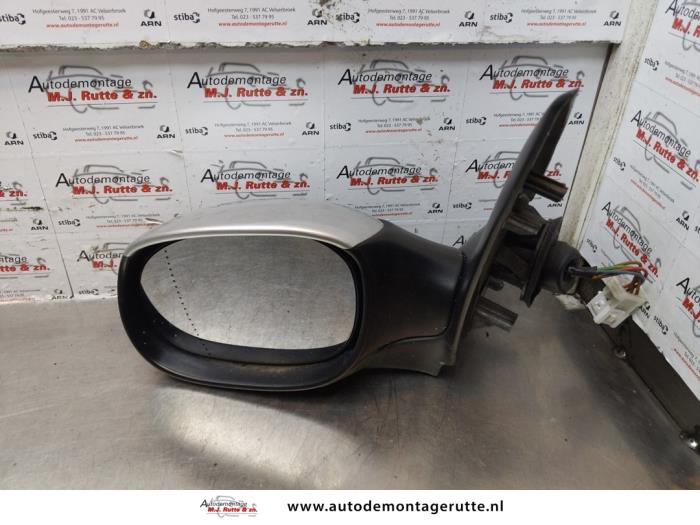 Gebruikte Spiegel Buiten links Peugeot 206 O174022