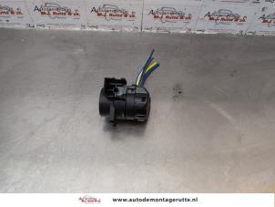 Begagnade Tändningslås Opel Agila (A) 1.2 16V Pris på förfrågan erbjuds av Autodemontage M.J. Rutte B.V.