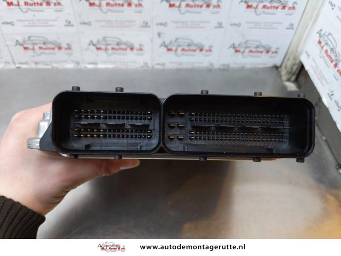 Tändningslås + dator från en Audi A6 Avant (C6) 2.7 TDI V6 24V 2005