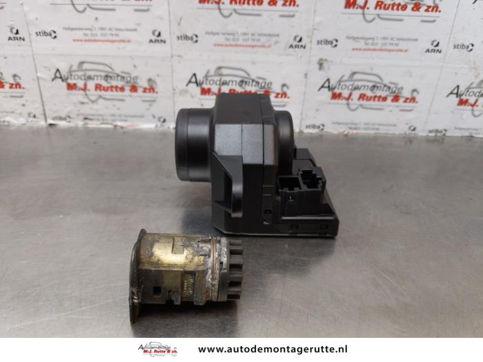 Tändningslås + dator från en Audi A6 Avant (C6) 2.7 TDI V6 24V 2005