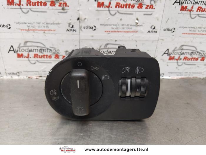 Licht Schakelaar van een Audi A3 (8P1) 2.0 TDI 16V 2005
