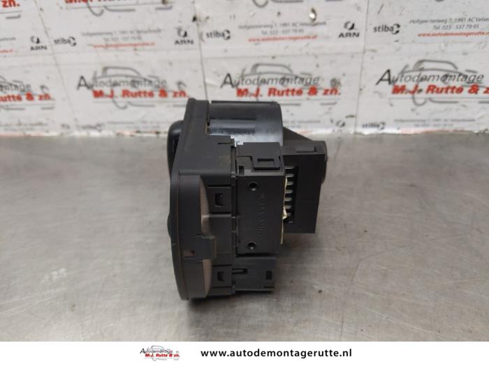 Licht Schakelaar van een Audi A3 (8P1) 2.0 TDI 16V 2005