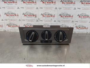 Begagnade Värmekontrollpanel Volkswagen Polo V (6R) 1.0 TSI 12V BlueMotion Pris € 25,00 Marginaltabell erbjuds av Autodemontage M.J. Rutte B.V.