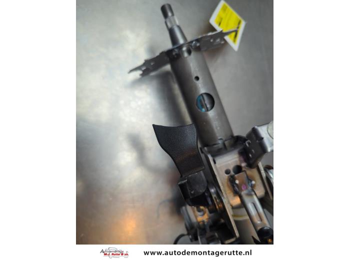 Elservostyrningsenhet från en Kia Cee'd (EDB5) 1.4 CVVT 16V 2007