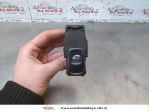 Gebruikte Ruit schakelaar elektrisch Volvo XC90 I 2.9 T6 24V Prijs op aanvraag aangeboden door Autodemontage M.J. Rutte B.V.