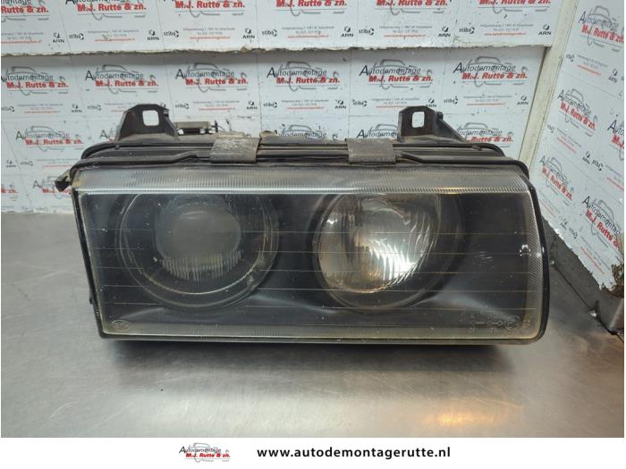 Strålkastare, höger från en BMW 3 serie (E36/4) 316i 1993