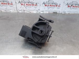 Begagnade Tändningslås Opel Agila (A) 1.2 16V Pris på förfrågan erbjuds av Autodemontage M.J. Rutte B.V.