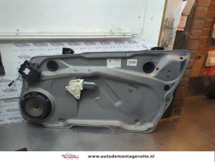 Begagnade Fönstermekanism, 2-dörrars, höger fram Mercedes A (W169) 1.5 A-150 3-Drs. Pris € 50,00 Marginaltabell erbjuds av Autodemontage M.J. Rutte B.V.