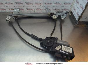 Gebruikte Ruitmechaniek 2Deurs links-voor Peugeot 307 CC (3B) 1.6 16V Prijs op aanvraag aangeboden door Autodemontage M.J. Rutte B.V.