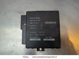 Gebruikte Computer cabriokap Renault Megane II CC (EM) 1.6 16V Prijs € 50,00 Margeregeling aangeboden door Autodemontage M.J. Rutte B.V.