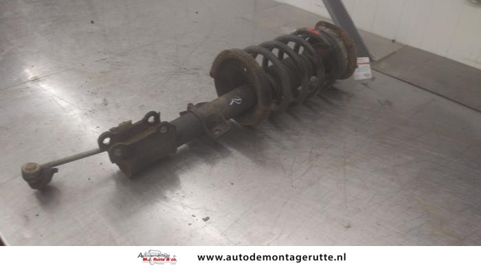 Voorpoot rechts van een Volvo XC90 I 2.9 T6 24V 2002