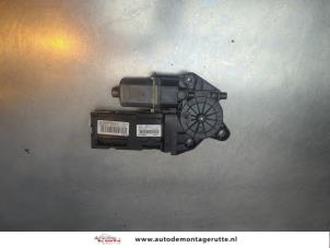 Begagnade Motor, dörrfönster Renault Megane III Grandtour (KZ) 1.5 dCi 110 Pris € 50,00 Marginaltabell erbjuds av Autodemontage M.J. Rutte B.V.