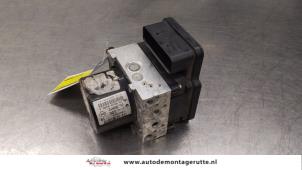 Gebruikte ABS Pomp Renault Megane III Coupe (DZ) 1.4 16V TCe 130 Prijs € 175,00 Margeregeling aangeboden door Autodemontage M.J. Rutte B.V.