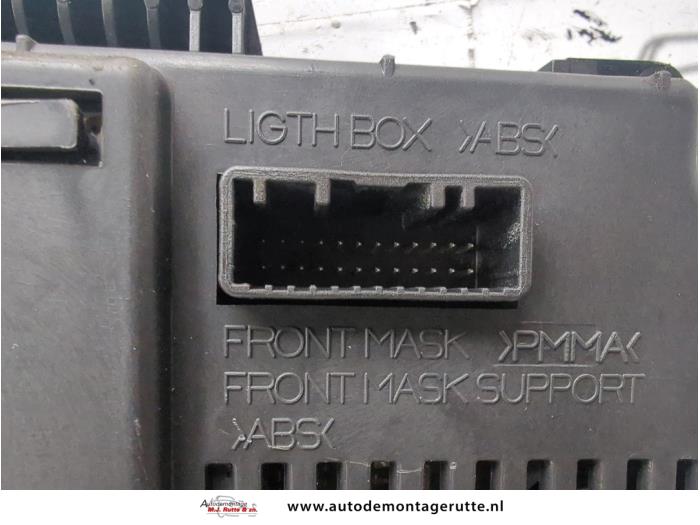 Vägmätare KM från en Renault Grand Scénic III (JZ) 1.4 16V TCe 130 2013