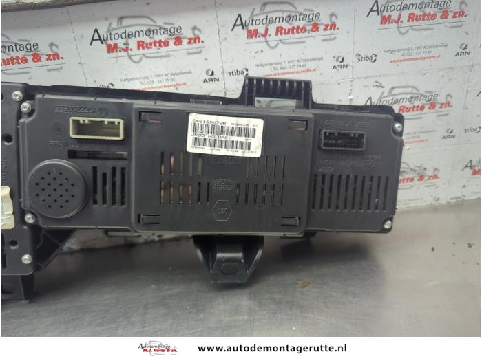 Vägmätare KM från en Renault Grand Scénic III (JZ) 1.4 16V TCe 130 2013