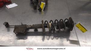 Begagnade Stötdämparstång, höger fram Smart Forfour (454) 1.3 16V Pris på förfrågan erbjuds av Autodemontage M.J. Rutte B.V.