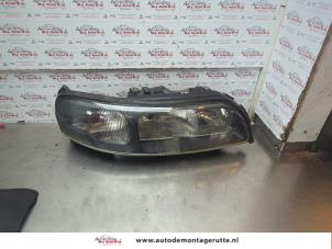 Gebruikte Koplamp rechts Volvo XC70 (SZ) XC70 2.4 T 20V Prijs op aanvraag aangeboden door Autodemontage M.J. Rutte B.V.