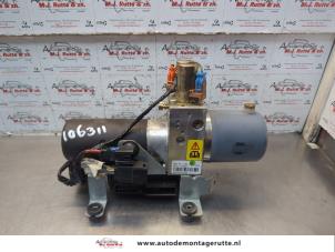 Gebruikte Cabriodak Motor Renault Megane II CC (EM) 1.6 16V Prijs € 150,00 Margeregeling aangeboden door Autodemontage M.J. Rutte B.V.