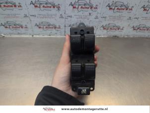 O185610 Gebruikte combischakelaar ramen Mazda 6.