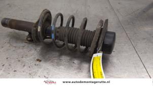 O186041 Gebruikte voorpoot links Peugeot 206