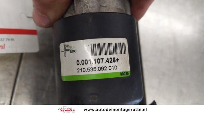 Startmotor van een BMW 3 serie (E90) 318i 16V 2006