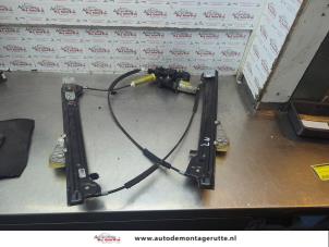 Gebruikte Ruitmechaniek 2Deurs links-voor Alfa Romeo MiTo (955) 1.4 16V Prijs op aanvraag aangeboden door Autodemontage M.J. Rutte B.V.