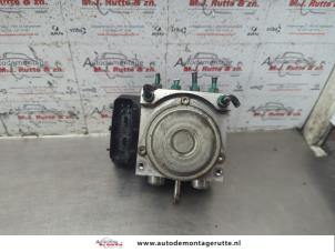 Gebruikte ABS Pomp Renault Koleos I 2.5 16V Prijs € 85,00 Margeregeling aangeboden door Autodemontage M.J. Rutte B.V.