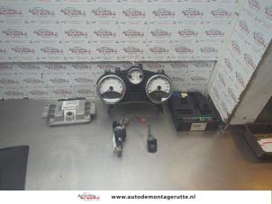 Begagnade Tändningslås + dator Peugeot 207/207+ (WA/WC/WM) 1.4 16V Pris € 125,00 Marginaltabell erbjuds av Autodemontage M.J. Rutte B.V.