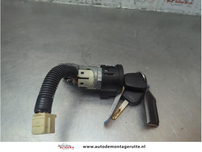 Gebruikte Sleutel+Contactslot Peugeot 107 O189091