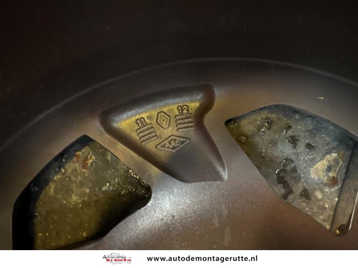 Hjul från en Renault Twingo II (CN) 1.2 16V 2012