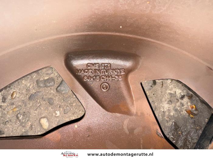 Hjul från en Renault Twingo II (CN) 1.2 16V 2012