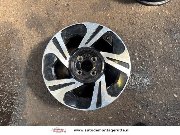 Hjul från en Renault Twingo II (CN) 1.2 16V 2012