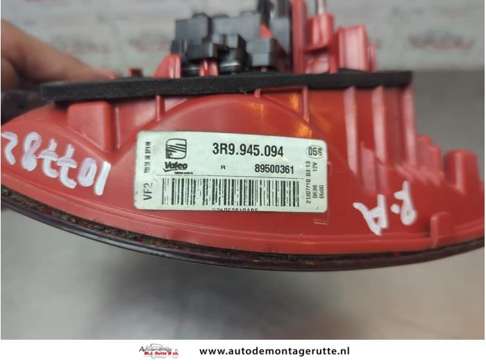 Baklykta, höger från en Seat Exeo ST (3R5) 2.0 TSI 16V 2010