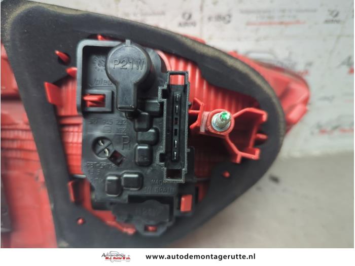 Baklykta, höger från en Seat Exeo ST (3R5) 2.0 TSI 16V 2010