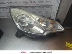 Gebruikte Koplamp rechts Citroen C3 (SC) 1.4 Prijs € 100,00 Margeregeling aangeboden door Autodemontage M.J. Rutte B.V.