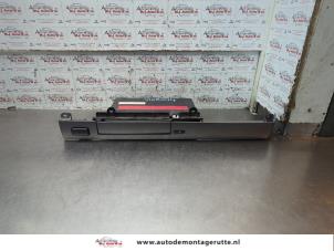 Gebruikte CD Wisselaar BMW 7 serie (E65/E66/E67) 735i,Li 3.6 V8 32V Prijs € 175,00 Margeregeling aangeboden door Autodemontage M.J. Rutte B.V.