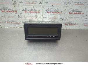 Używane Zegar Mitsubishi Carisma 1.6i 16V Cena na żądanie oferowane przez Autodemontage M.J. Rutte B.V.