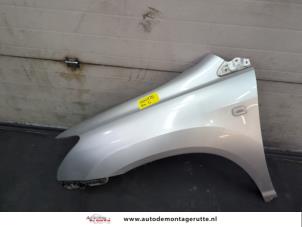 Begagnade Framskärm, vänster Lexus RX (U3) 400h V6 24V VVT-i 4x4 Pris på förfrågan erbjuds av Autodemontage M.J. Rutte B.V.